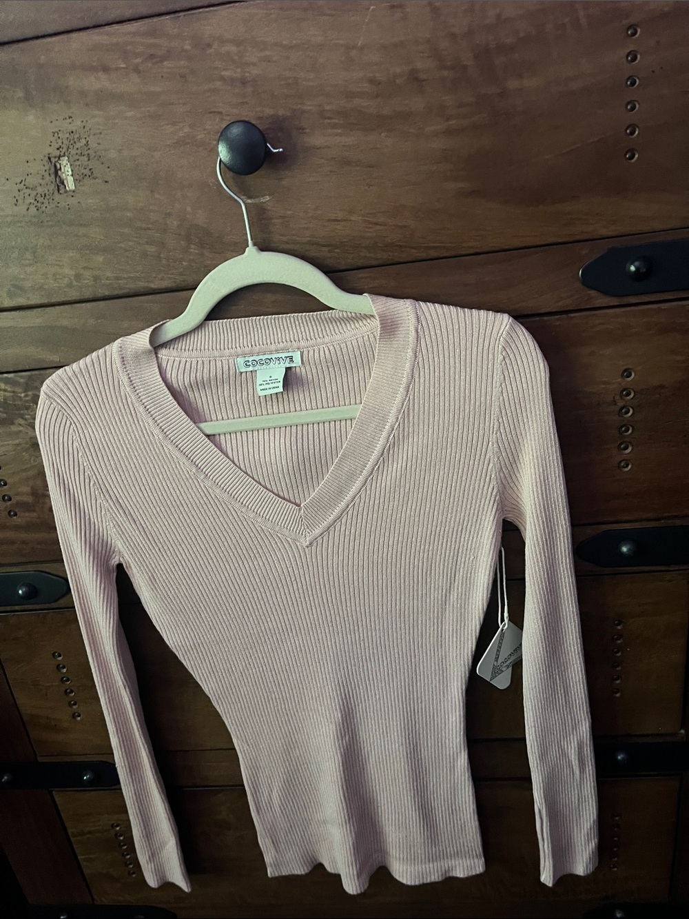 Aritzia Ribbed V-Neck Sweater in Light Pink
